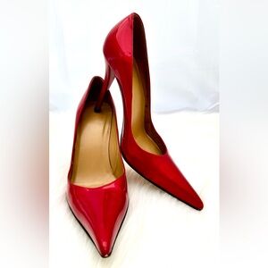 STUART WEITZMAN RED PATENT LEATHER HEELS size 8M